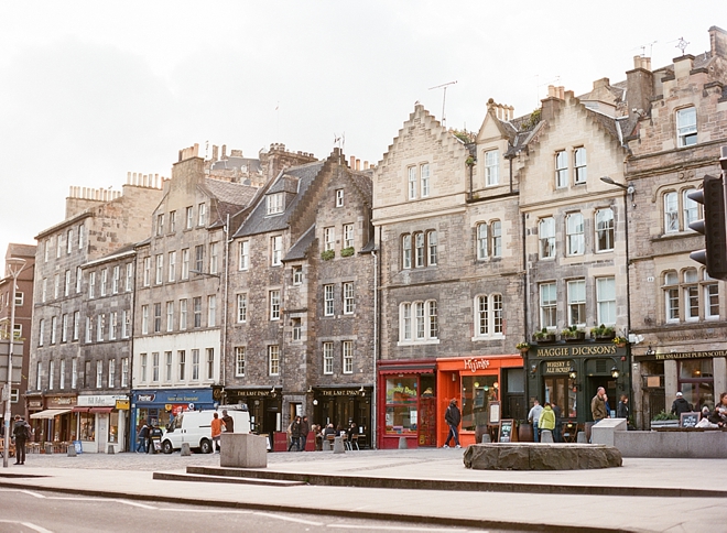 International travel on your own- Edinburgh, Scotland- Abby Grace Photography