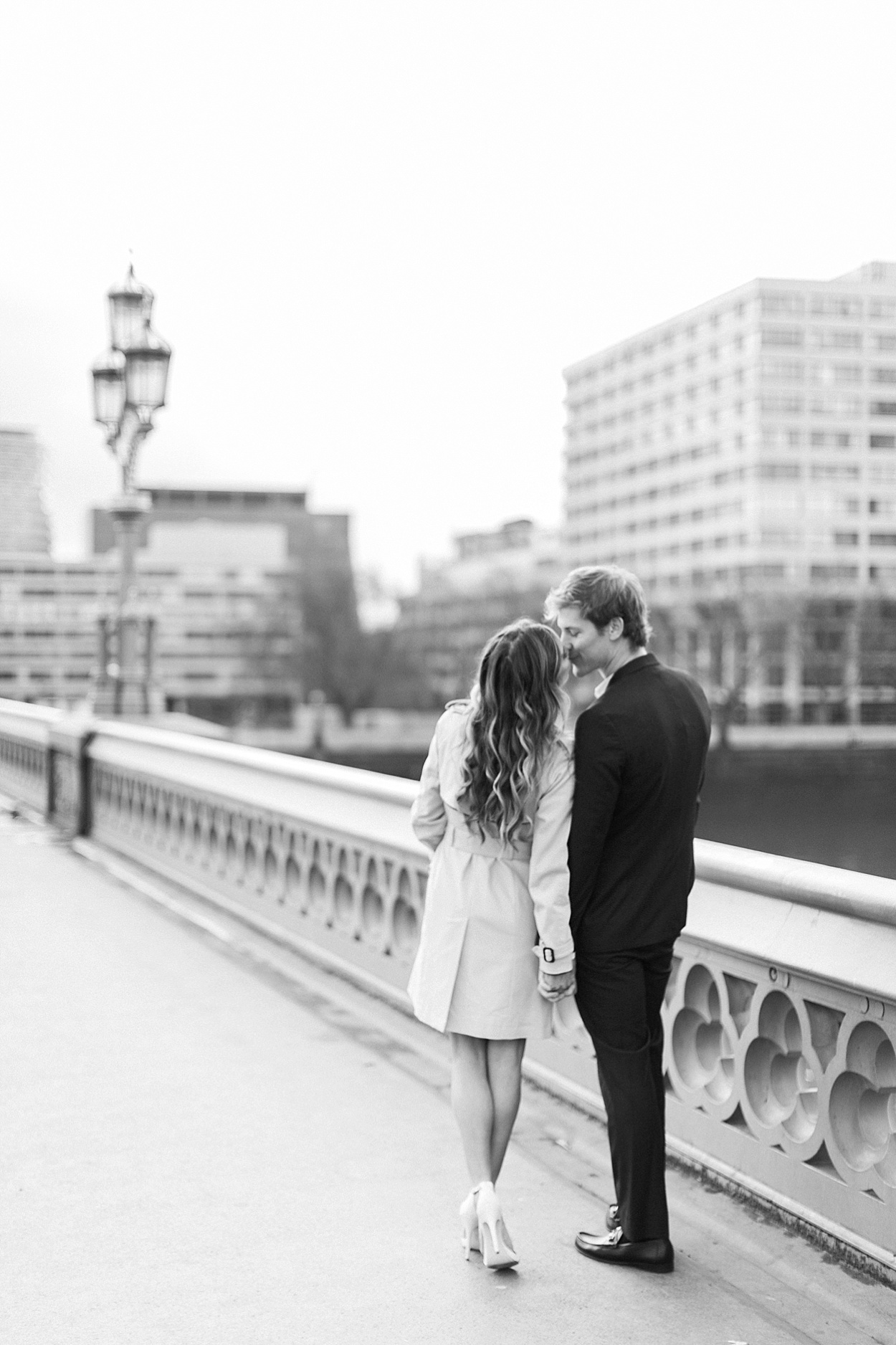 London, England Westminster bridge engagement photos | Abby Grace